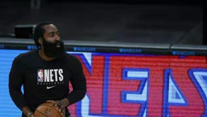  克拉克25+14爵士击退篮网