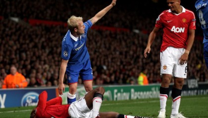  利物浦铁卫重伤恐赛季报销  