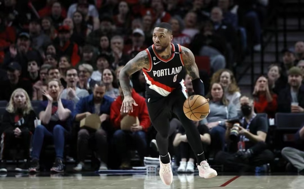  快船交易得到全明星后卫利拉德  