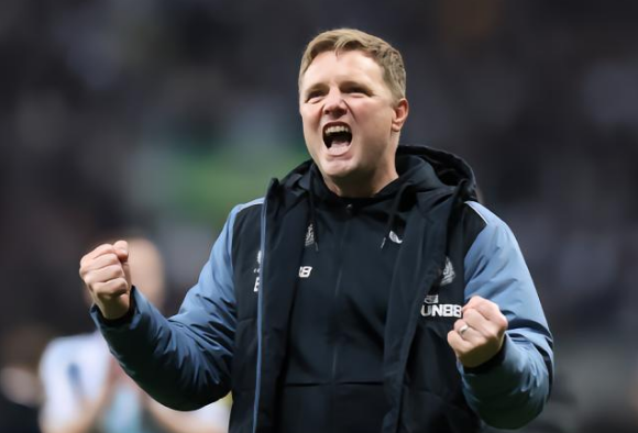  纽卡斯尔主帅埃迪豪封神，平民阵容创造奇迹  